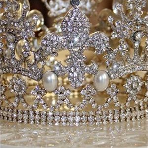 Meet your Posher, Beverly